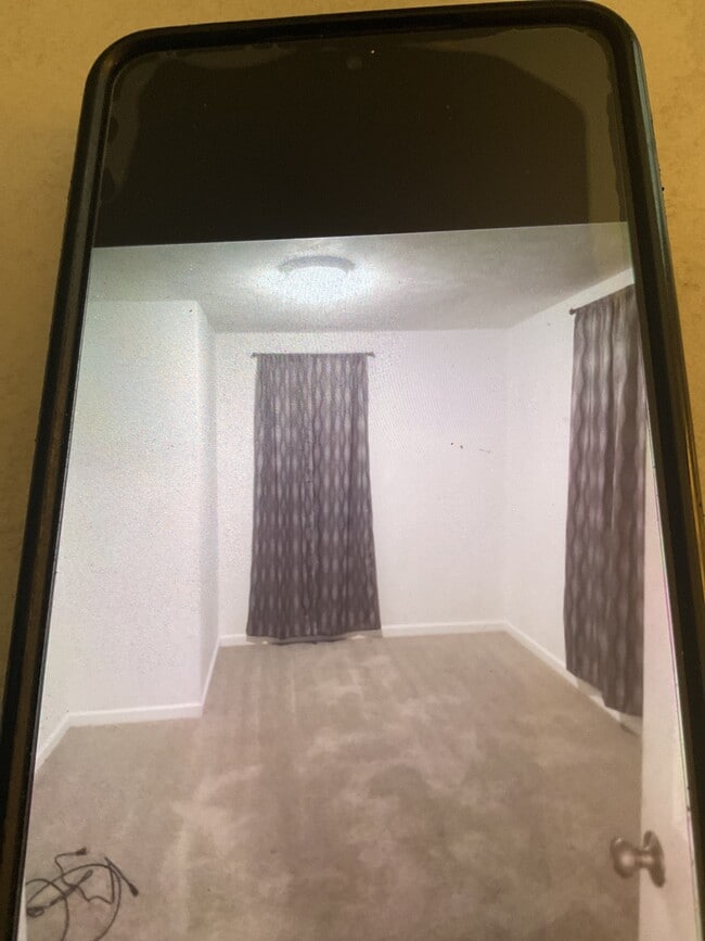 Photo - 1028 Universal Rd