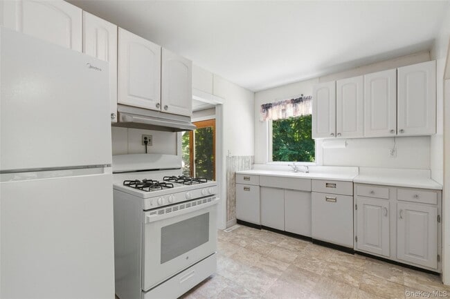 Photo - 230 Hawleys Corners Rd