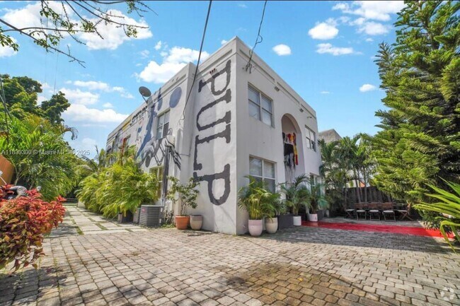 Building Photo - 524 NW 35th St Unit 1 Rental