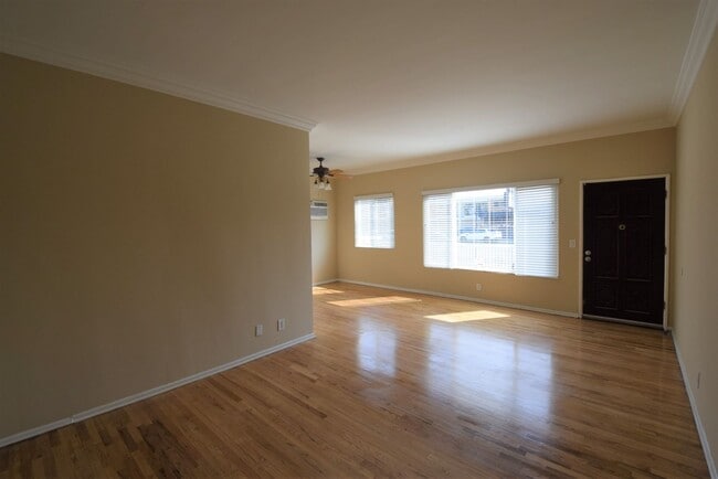 Photo - 12427 Riverside Dr Unidad 01