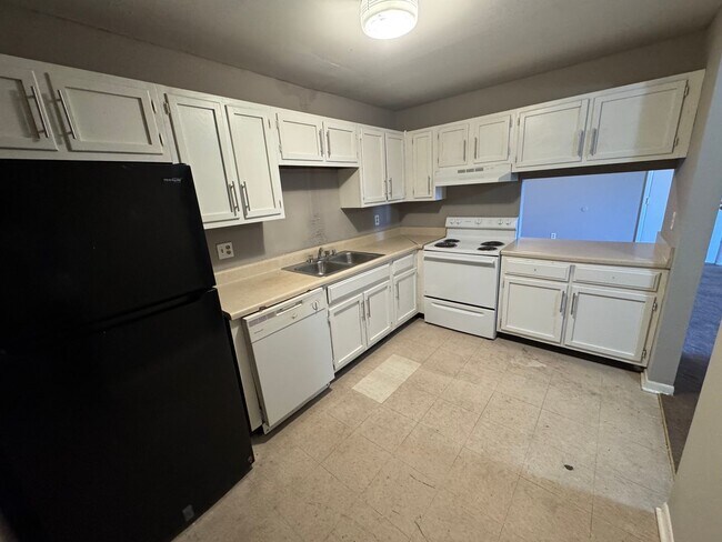 River Woods Apartments