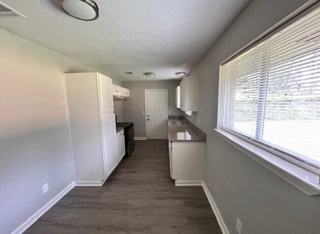 Photo - 11122 Dalebrook Dr
