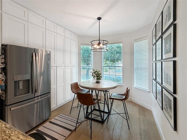 Photo - 803 Meadow Bluff Ct