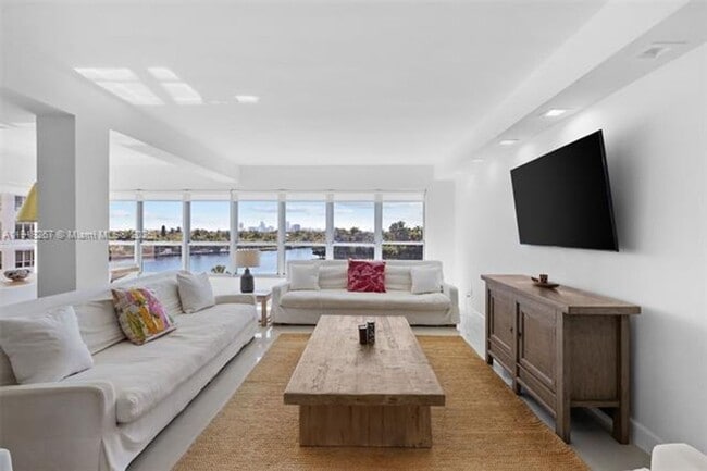 Building Photo - 9102 W Bay Harbor Dr Unit 9102 W Bay Harbor Dr 5D