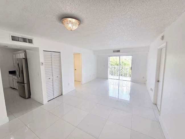 Photo - 8260 SW 210th St Unidad 211