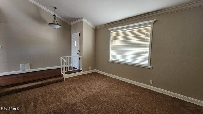 Photo - 211 E Tremaine Ave