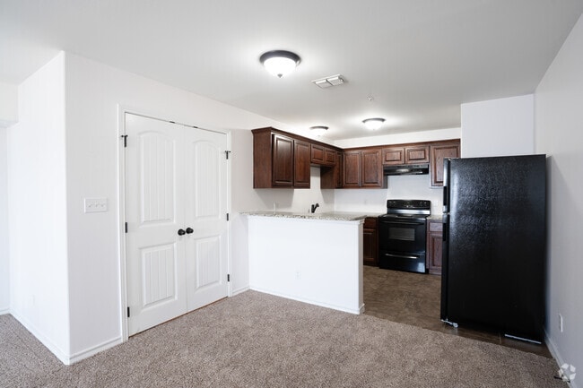 2BR, 2BA - 1,040SF - Dining Room - Manhattan Apartments