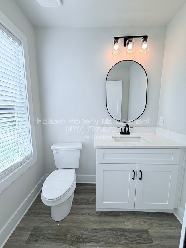 Photo - 2550 Valient Dr