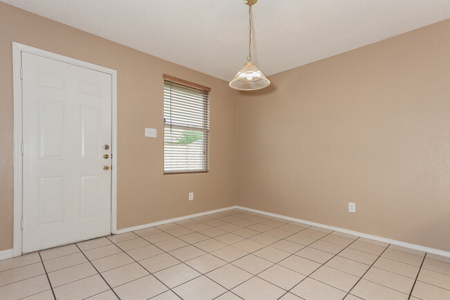 Photo - 2128 Panorama Ln