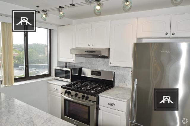 Building Photo - 2 bedroom in Allston MA 02134 Unit 402 Rental