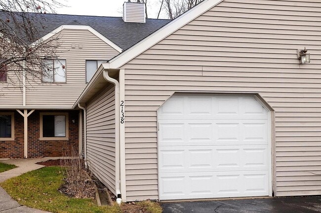 Building Photo - 2138 Dogwood Ln Unit 2138 Rental