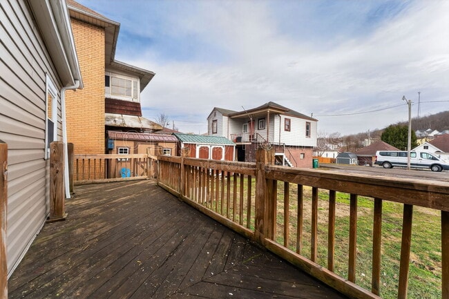 Photo - 2008 Pride Ave