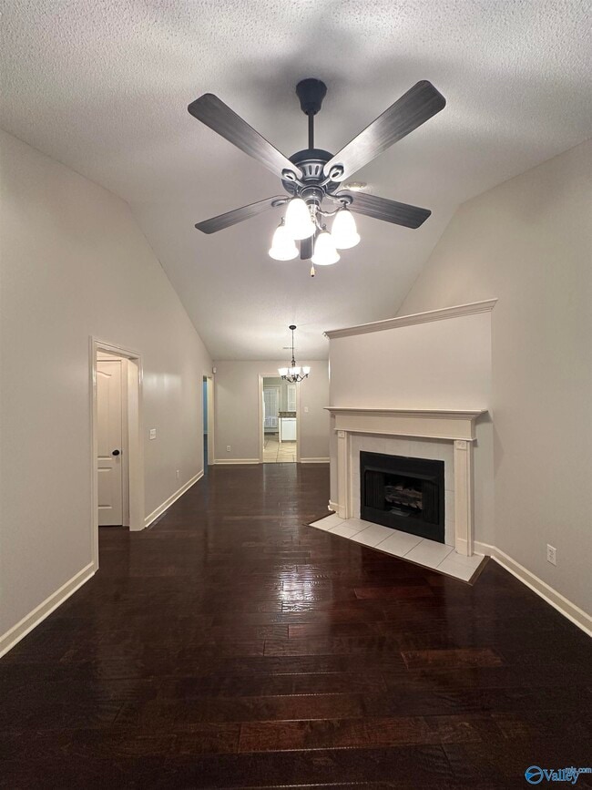 Photo - 722 Hobbs Rd SE