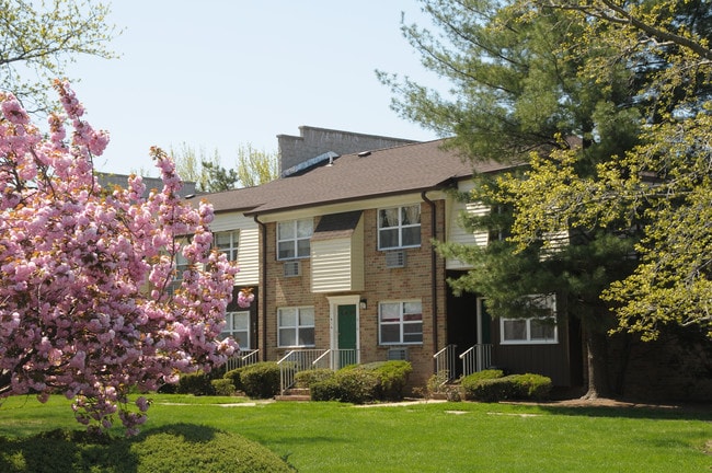 North Brunswick Manor