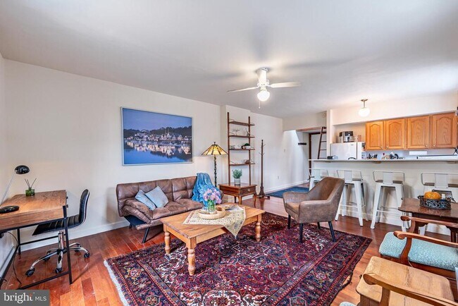 Photo - 2007 Mt Vernon St Unit 3R