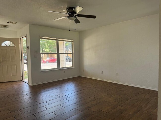 13524 Coomes Dr