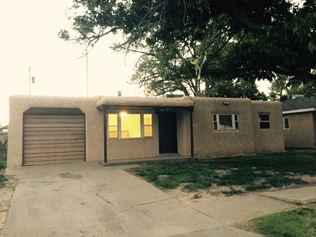 Photo - HOME NEAR UNIVERSITY NEW CARPET