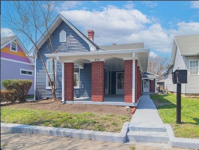 Building Photo - 856 River Ave Unit Front