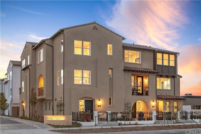 Photo - Bright & Upgraded 2 bedroom Anaheim Townhome in Prime Location!