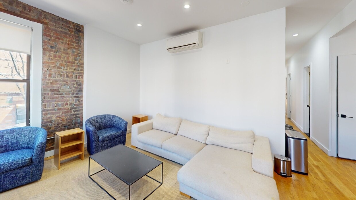 Photo - Private bedroom in 5 bed/3 bath Home