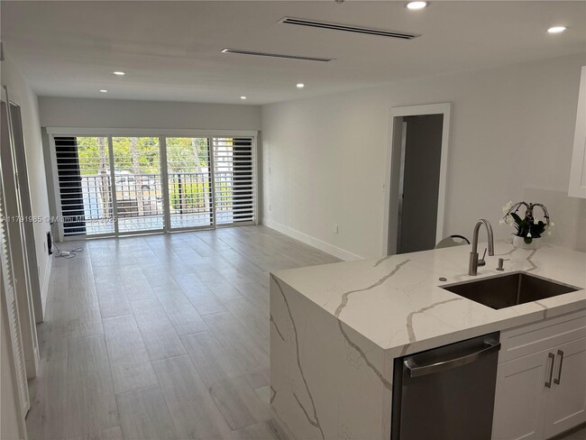 Building Photo - 575 Crandon Blvd Unit 307 Rental
