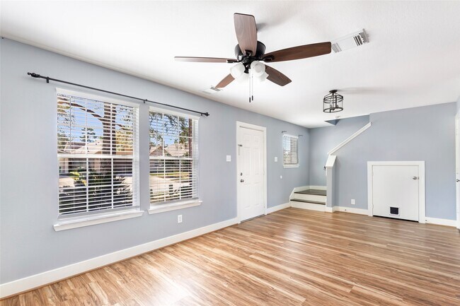 Photo - 415 Laurel Pine Dr