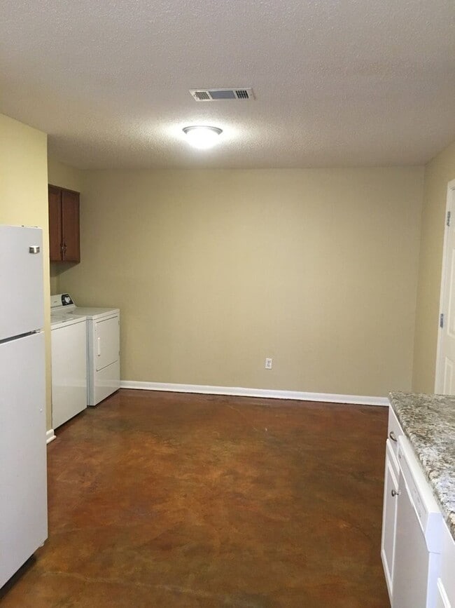 Photo - 2/1 with w/d