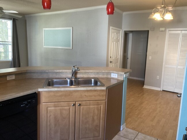 Photo - 5541 Rosehill Rd