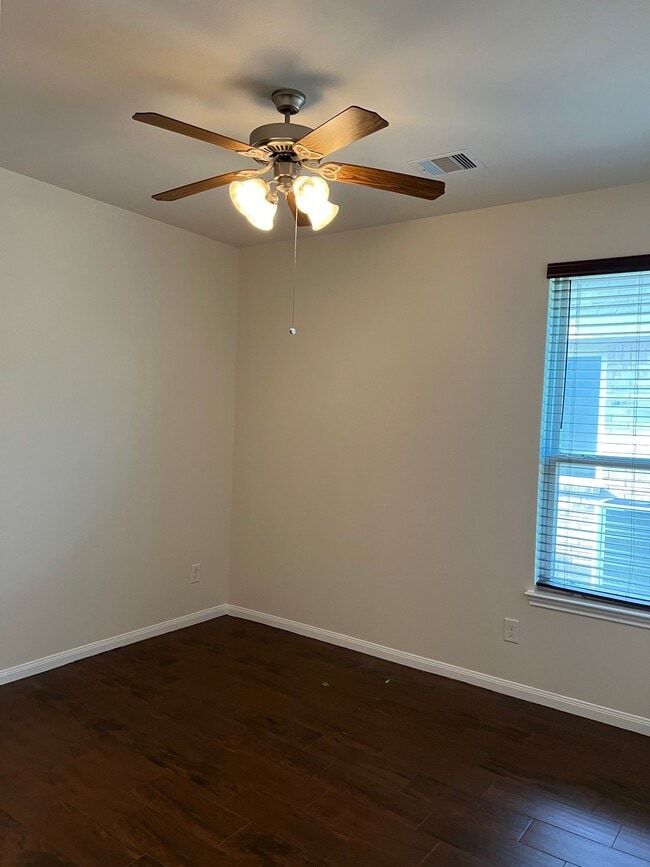 Photo - 1238 S Maple Dr
