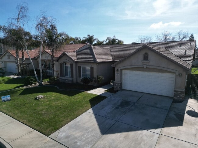 Photo - Spacious and inviting 4-bedroom, 2-bathroo...