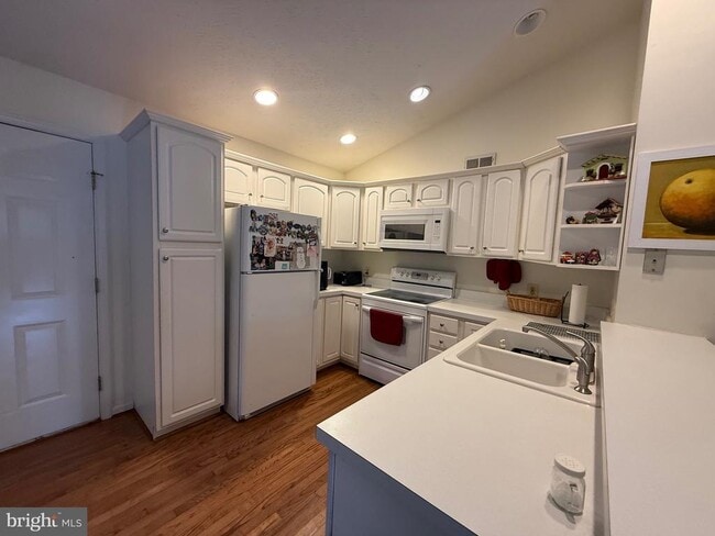 Photo - 12 Portsmouth Rd