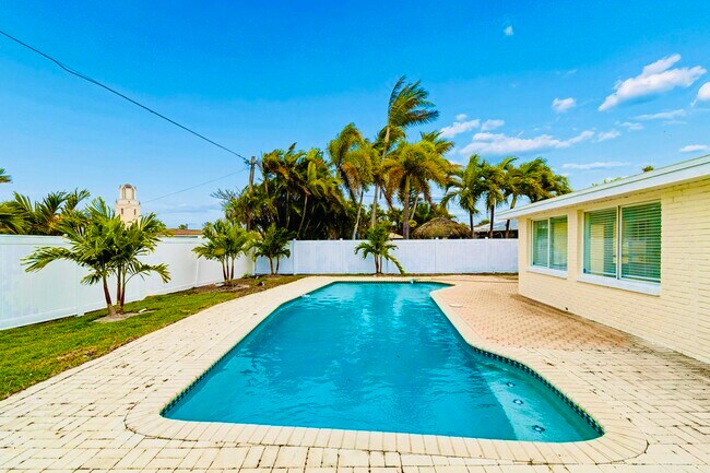 Photo - 455 81st Ave