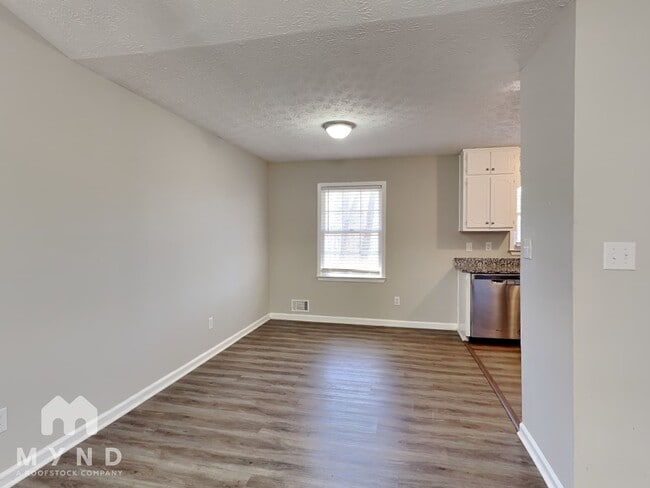 Photo - 105 Stephens Ave