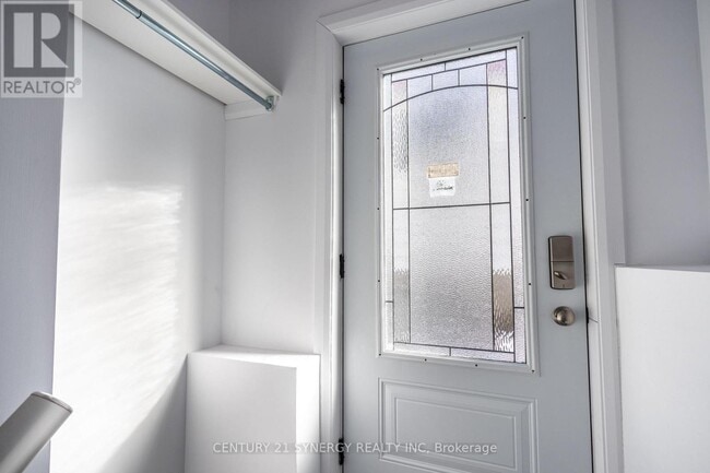 Photo - 865 Tavistock Rd