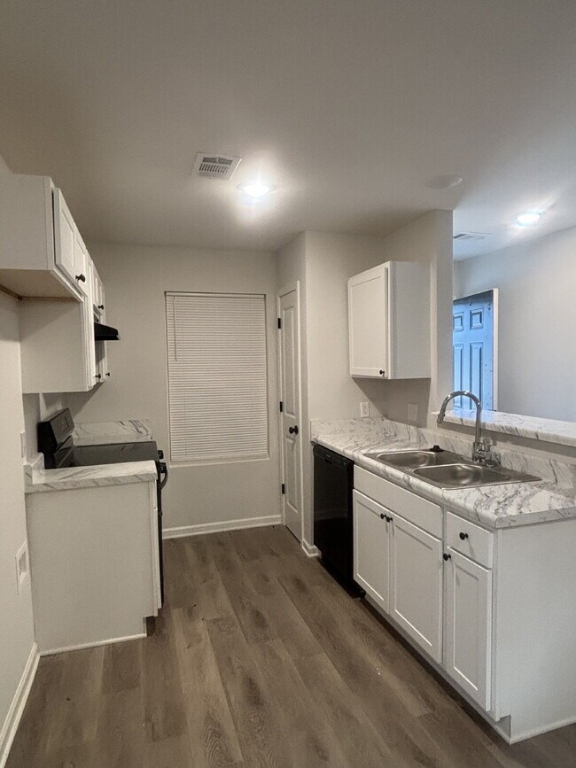 "Charming 4-Bedroom Home with 2 Full Baths on Callie Rd, Memphis – Spacious Living Awaits!"