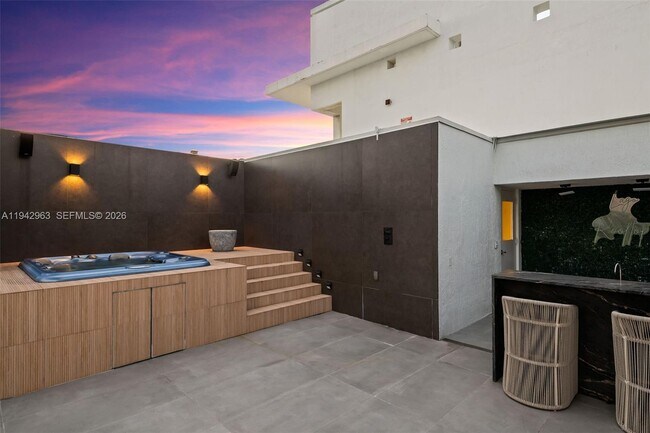 Photo - 90 SW 3rd St Unidad PH-15