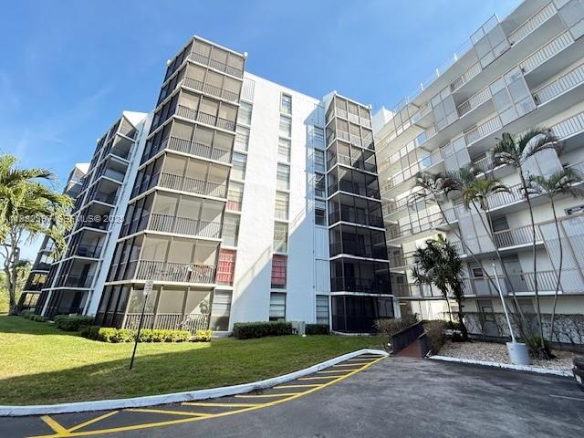 Building Photo - 3401 N Country Club Dr Unit 107