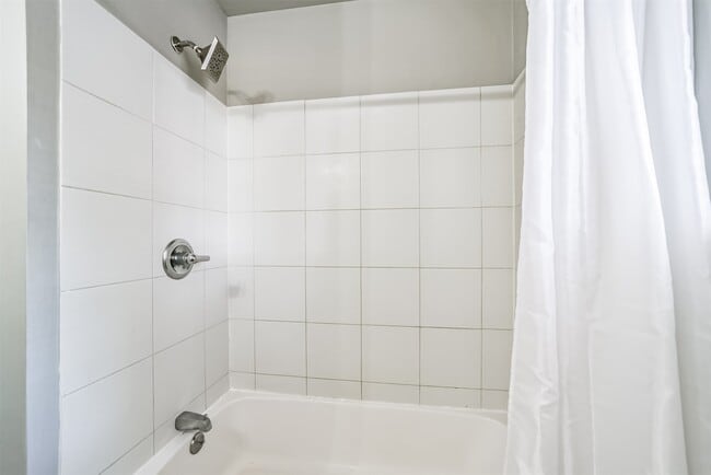 Building Photo - 610 S Belknap St