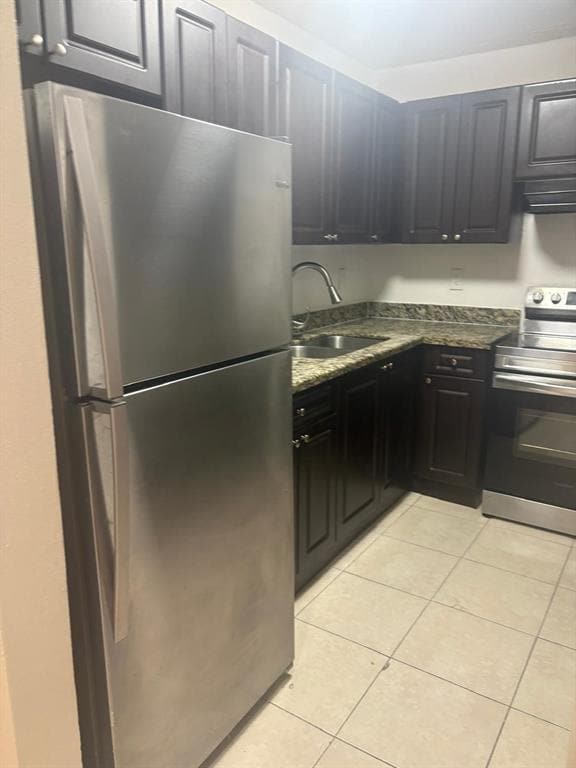 Building Photo - 5861 NW 16th Pl Unit 307