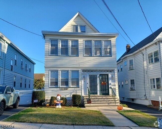 Building Photo - 35 Curtis St Rental