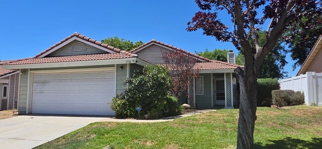 Building Photo - Two Bedroom, Two Bathroom Home in Beaumont!