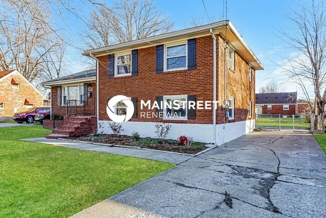 Photo - 3 Bedroom Pet-Friendly Home in LOUISVILLE, KY with Main Street Renewal