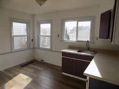 Photo - 2045 Central St