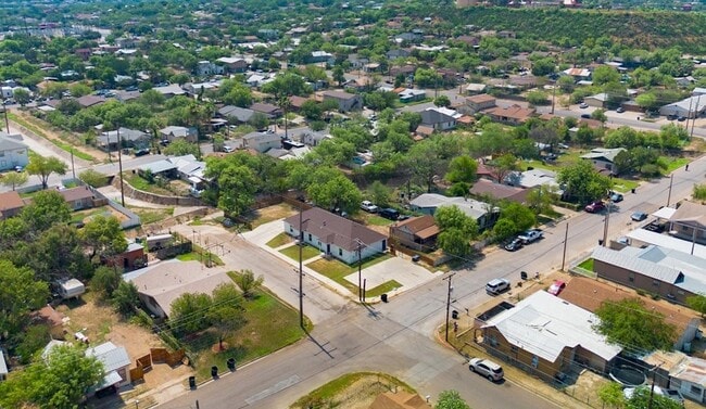 Photo - 1308 Church St