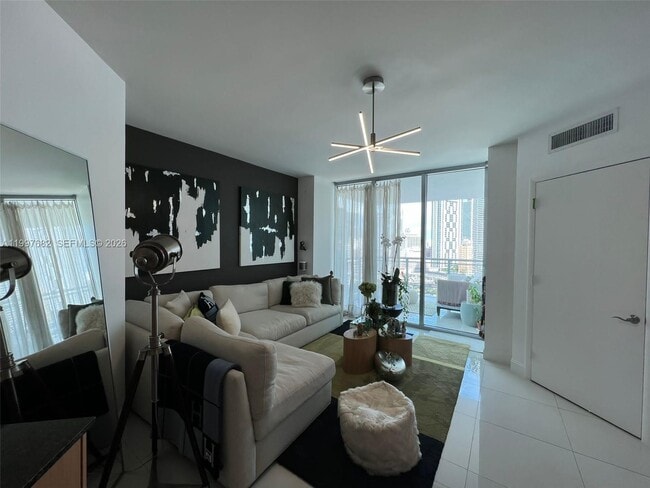 Building Photo - 350 S Miami Ave Unit 1809