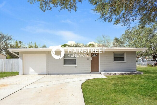 3 Bedroom Pet-Friendly Home in Largo, FL w... - 3 Bedroom Pet-Friendly Home in Largo, FL w...