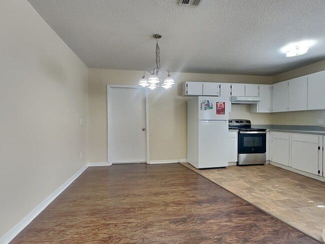 Photo - 3621 N 54th St