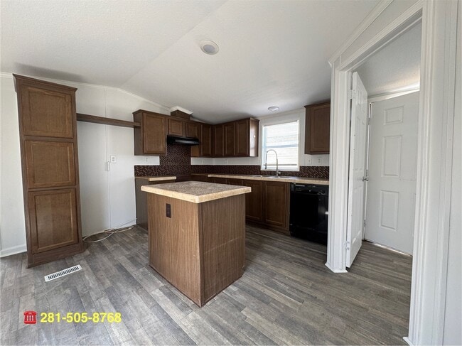 Photo - 16206 Wood Dr