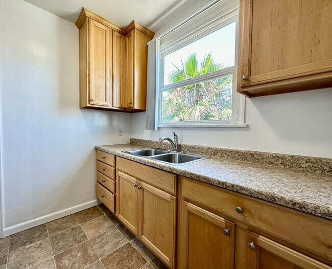 Photo - North Park - One Bedroom Apartment with 2-Car Garage. Unidad 4464