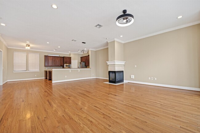 Photo - 1804 Tuam St